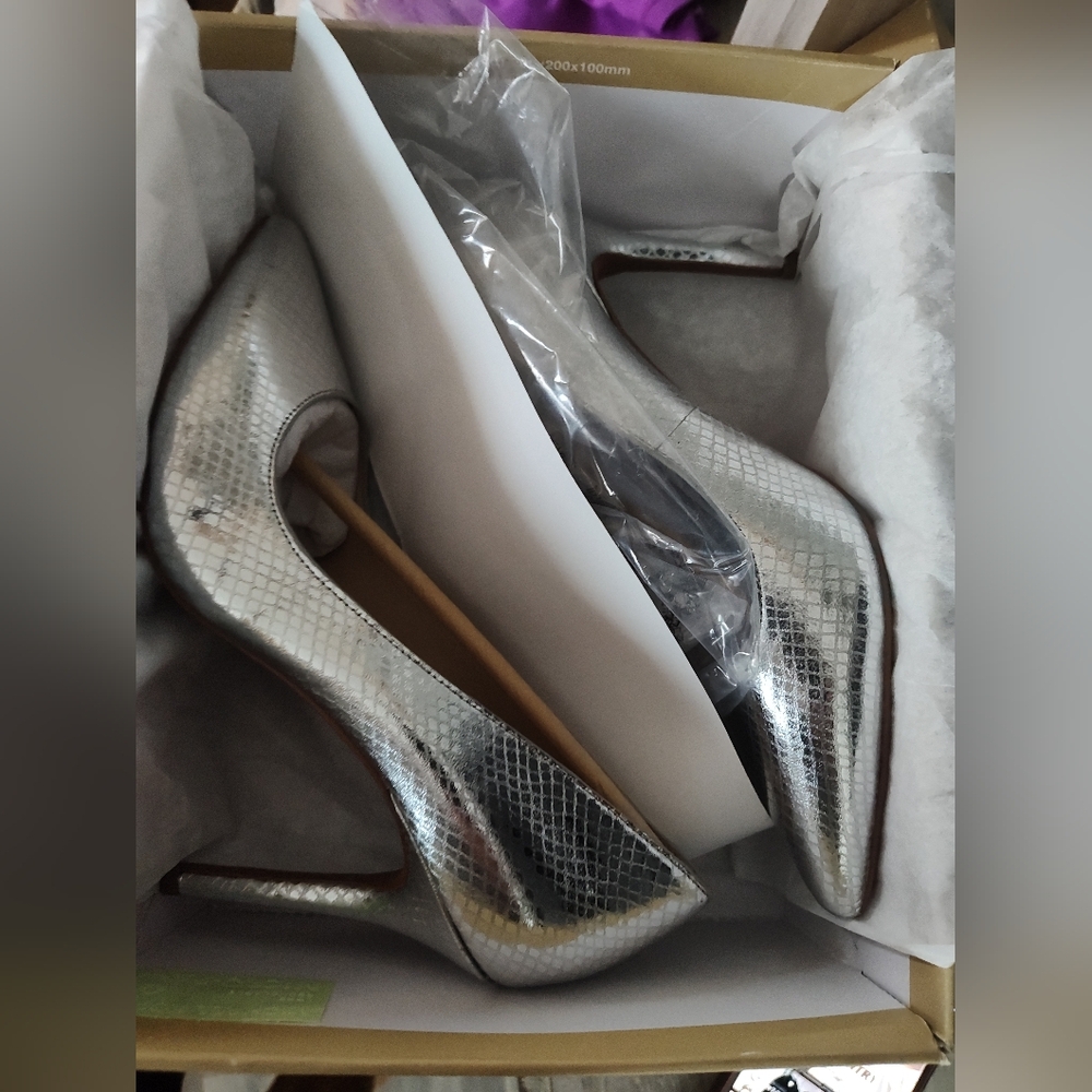Michael Kors Claire Pump Metalic Silver Snakeskin Embossed Leather Size 7 - Picture 7 of 9
